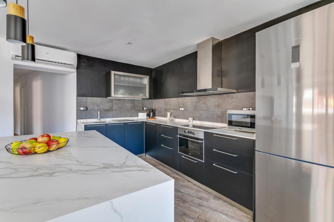 Luxury Apartment City Center Alicante Bagian luar foto